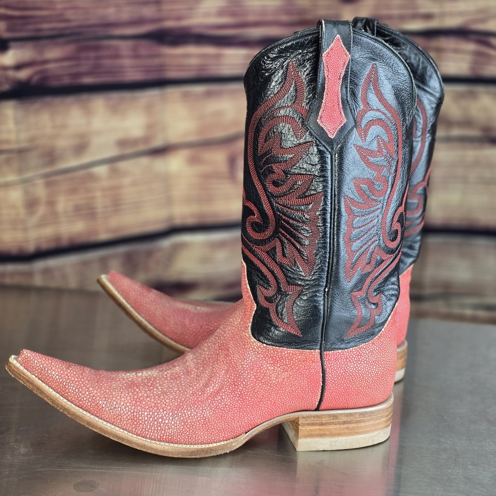Genuine Stingray Western / Cowboy boots. Size 9 narrow.